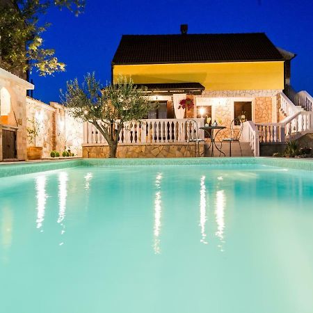 Holiday Home Iva With Pool Sukošan Εξωτερικό φωτογραφία