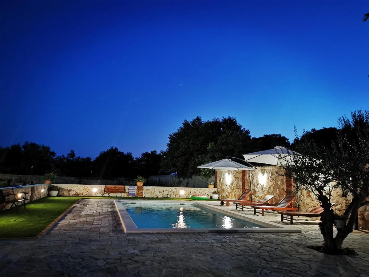 Holiday Home Iva With Pool Sukošan Εξωτερικό φωτογραφία