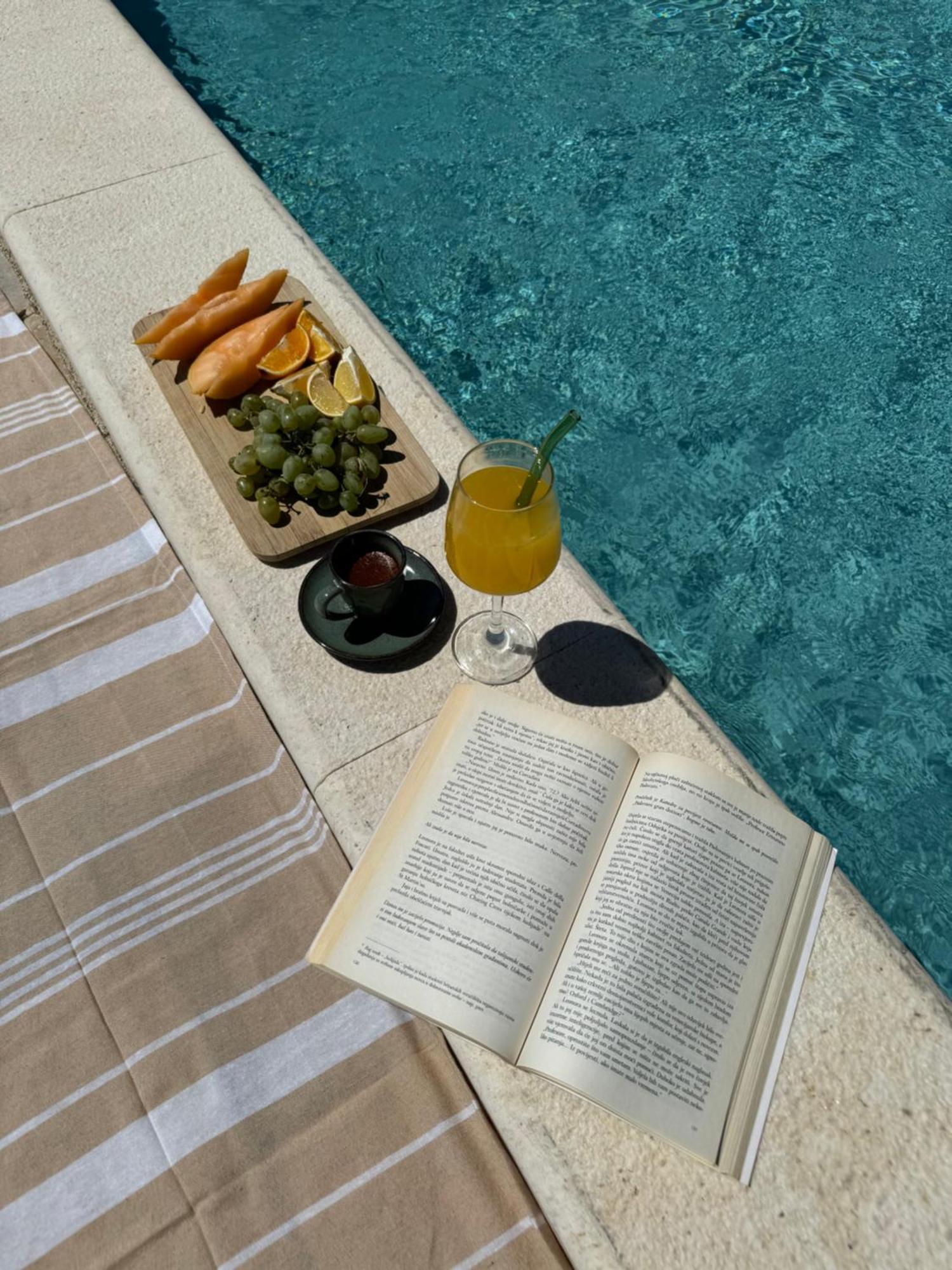 Holiday Home Iva With Pool Sukošan Εξωτερικό φωτογραφία