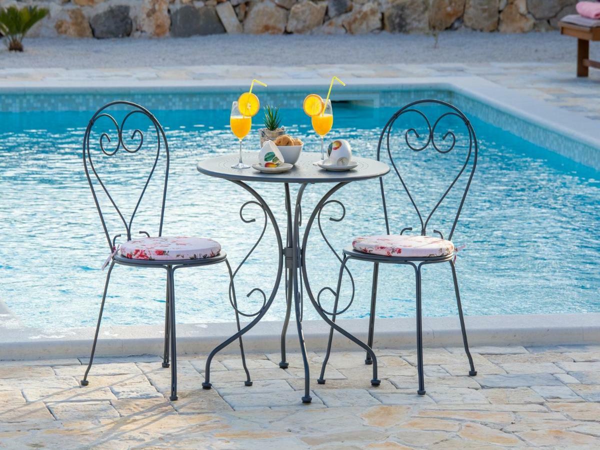 Holiday Home Iva With Pool Sukošan Εξωτερικό φωτογραφία