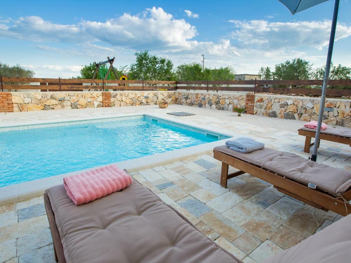 Holiday Home Iva With Pool Sukošan Εξωτερικό φωτογραφία
